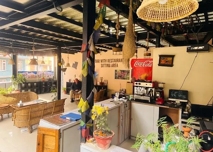 Birds Nest Garden Hostel *